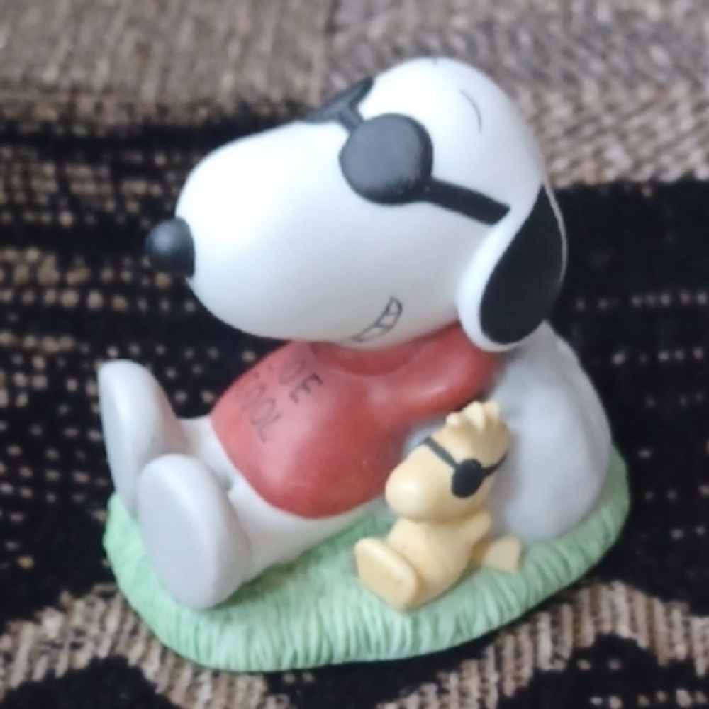 4/$30 Snoopy "Joe Cool" Figurine - Repaired